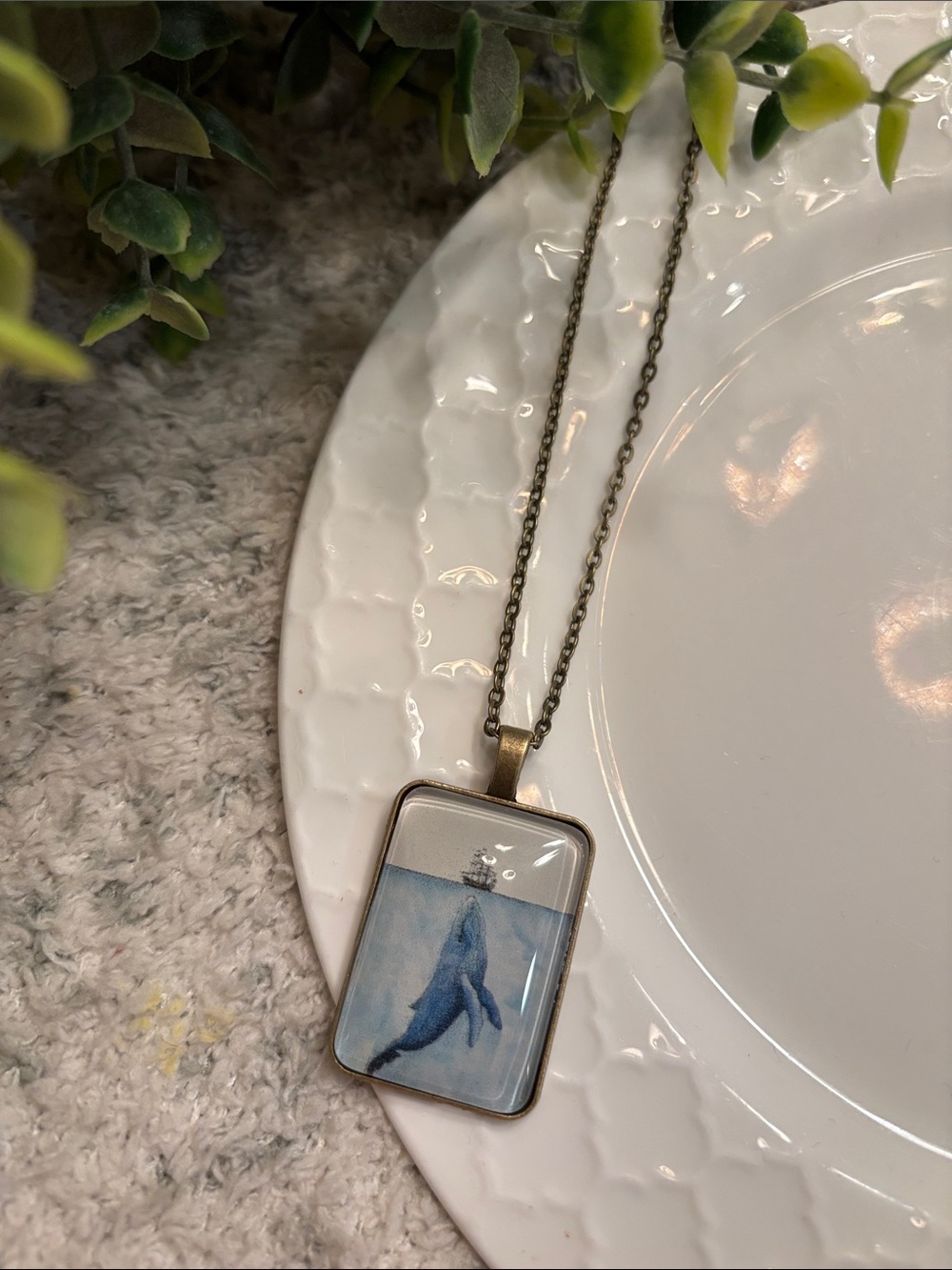 Ocean Beach Sealife Whale Glass Cabachon Pendant Necklace NWT 18-20” HC
